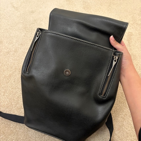 NWOT Matt & Nat Fabi Mini Vegan Backpack - Picture 9 of 12